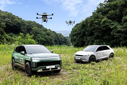 02_IONIQ 9 Seed Ball Drone Station and IONIQ 5 Monitoring Drone Station_content.jpg
